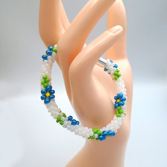 KUMIHIMO TEAL WHITE BEADED BRACELET Teal Blue Floral Woven Bracelet Handmade - Picture 1 of 3
